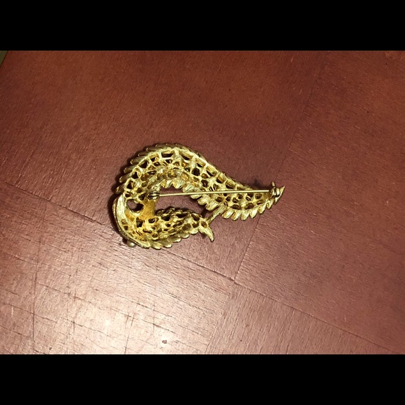 Vintage seed pearl pin/broach gold plated - Picture 2 of 3